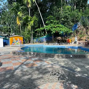 https://karmaliz-casa-del-lake.kerala-hotels.net